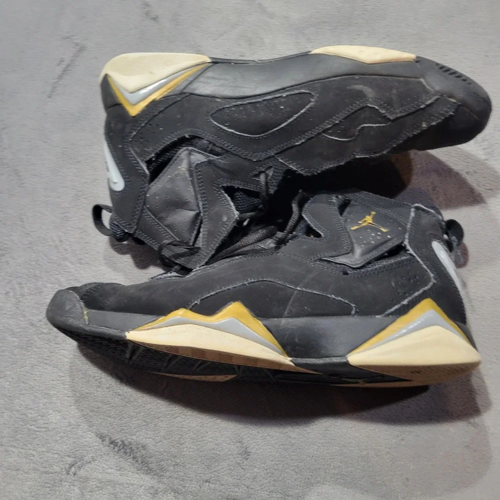 Jordan True Flight Men Size 9 Black Gold 342964-070 Basketball Sneaker Retro‎